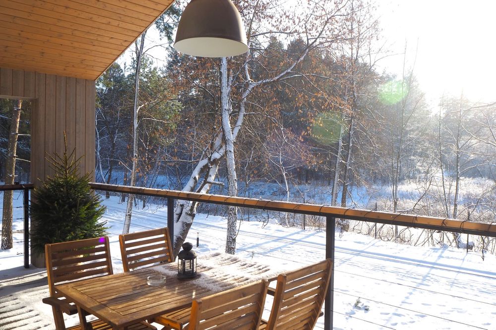 2os Domek z kominkiem taras w drzewach w lesie na odludziu WiFi klima