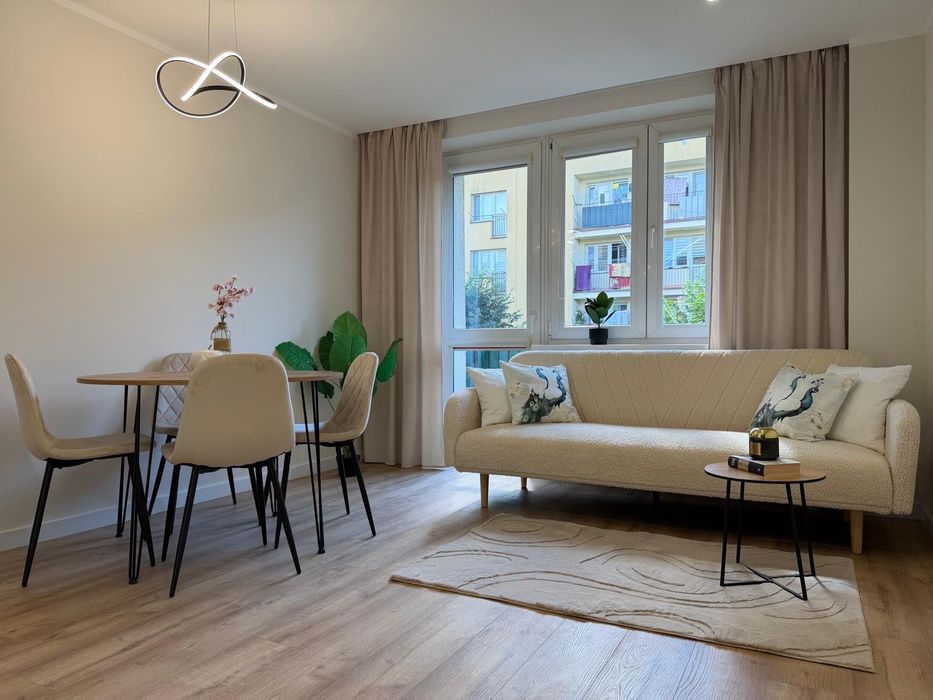 3-pokoje po generalnym remoncie z balkonem!