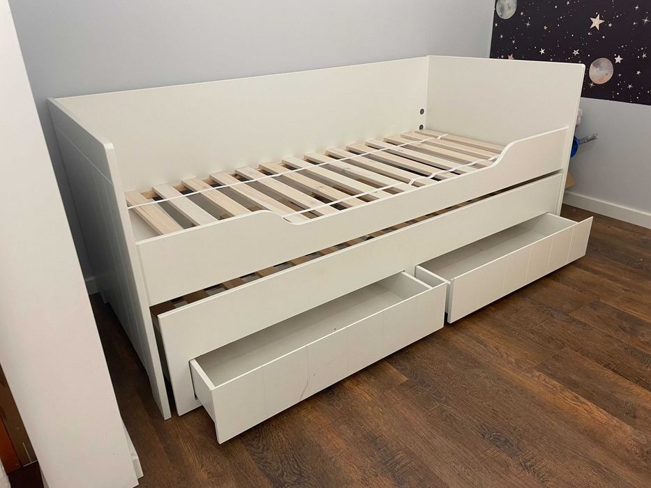 Łóżko zabudowane Calmo białe Pinio 200x90