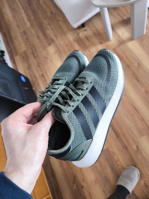 Tênis adidas verdes