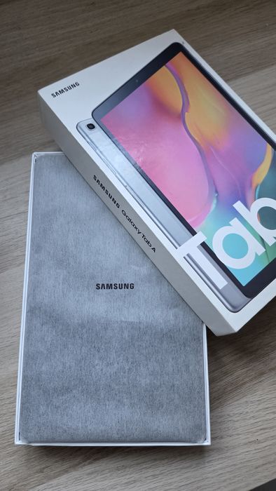 Tablet Samsung Galaxy Tab A 10.1 (64GB / 3GB RAM) + Caixa