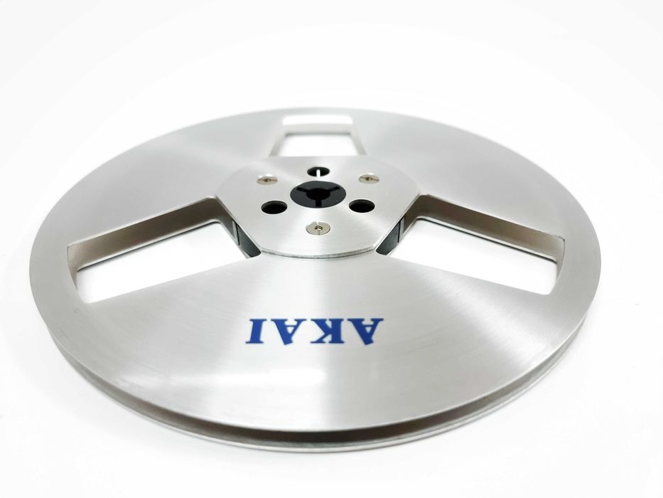 R-7M Akai 7" Empty Metallic Reel in original case64584833572481122