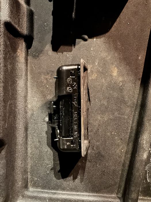 Fechadura mala traseira BMW X1