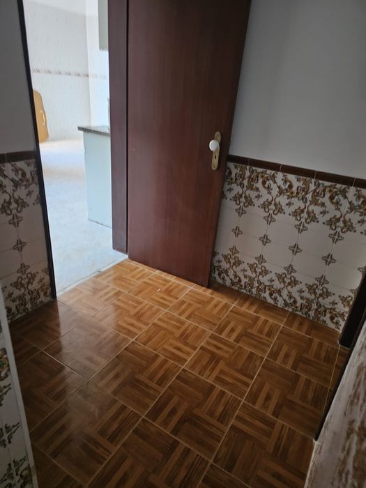 Alugo quartos com sala conzinha, dois banheiro