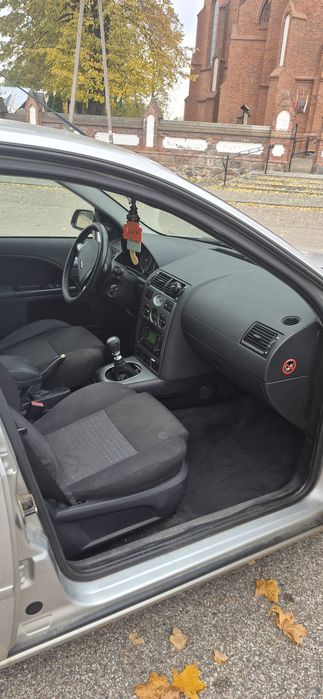 Ford Mondeo 1.8 benzyna
