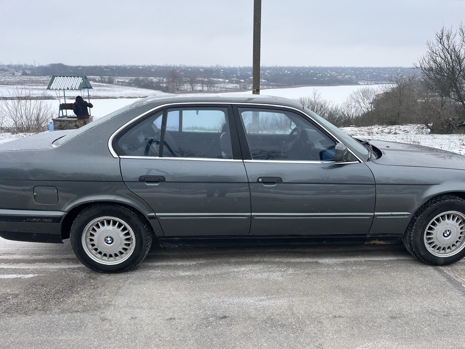 Продам Бмв е34 м20б20 торг присутній