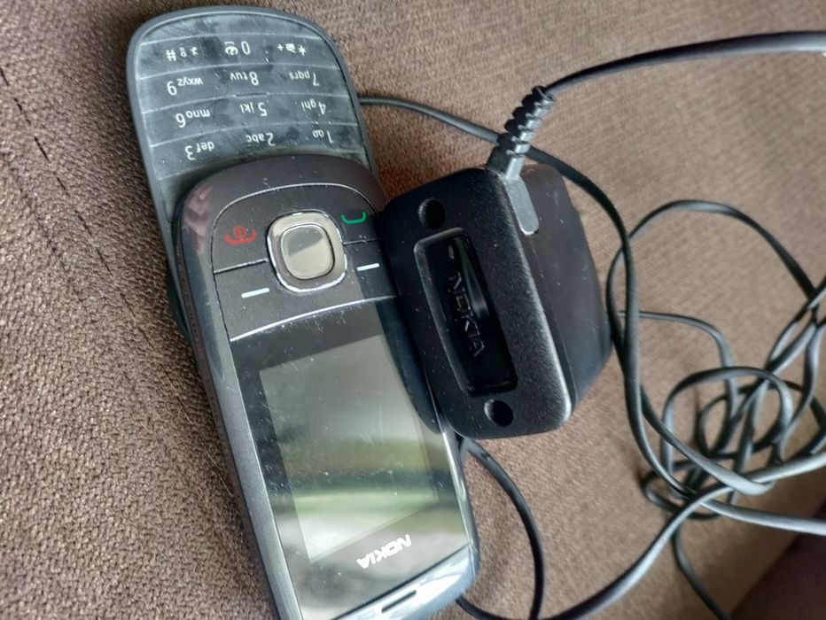Telemóvel Nokia + carregador Nokia
