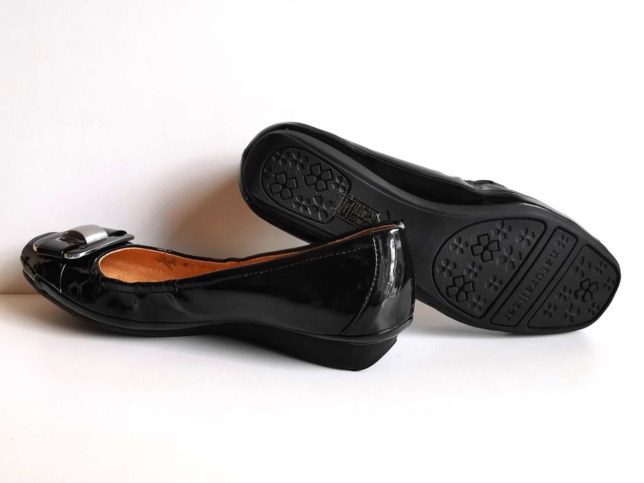 7059. NATURALIZER - ładne czarne lakierowane 38.