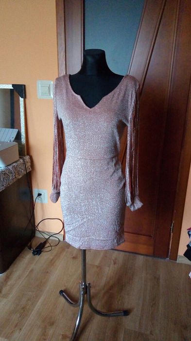 Sukienka blyszczaca (nowa)