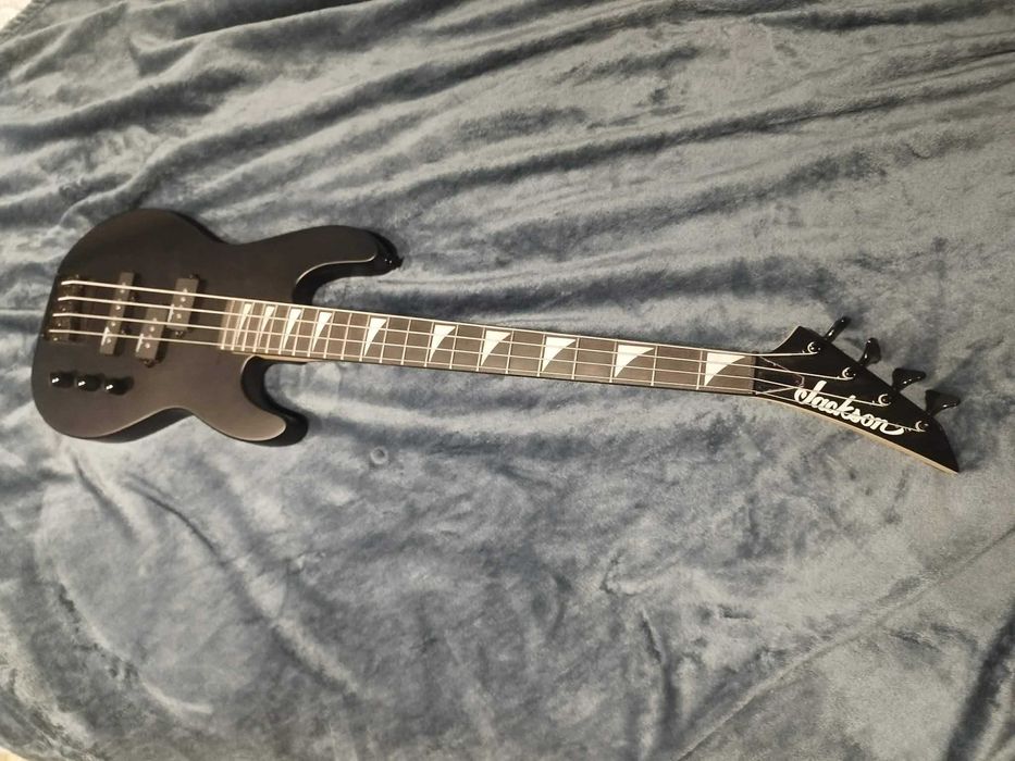Gitara elektryczna Jackson JS1X Concert Bass Minion