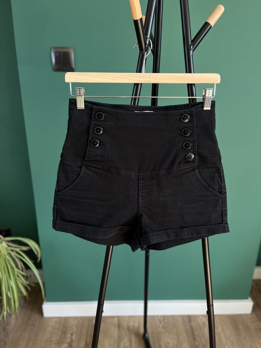 Krótkie spodenki czarne obcisłe shorts black czarne button