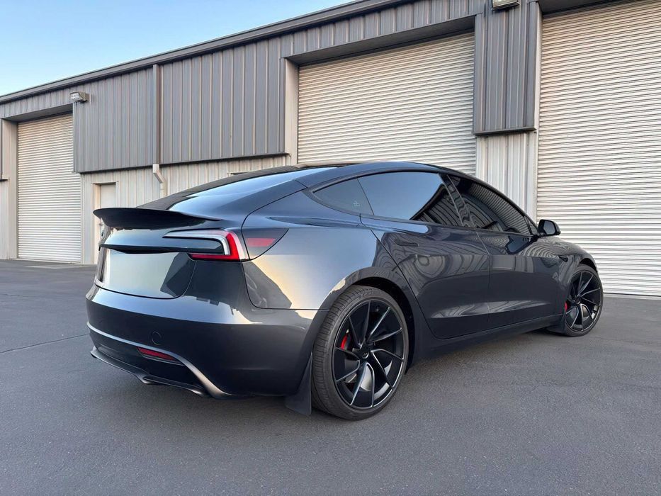 Tesla Model 3 Performance      2025