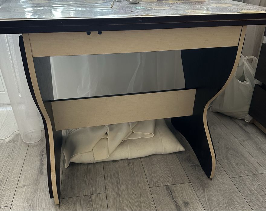 Кухонний стіл б/у