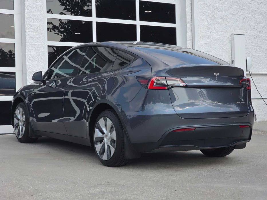 Tesla Model Y Long Range      2021