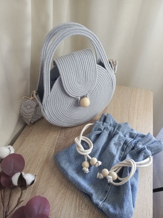 Кругла сумка ручної роботи з бавовняного шнура