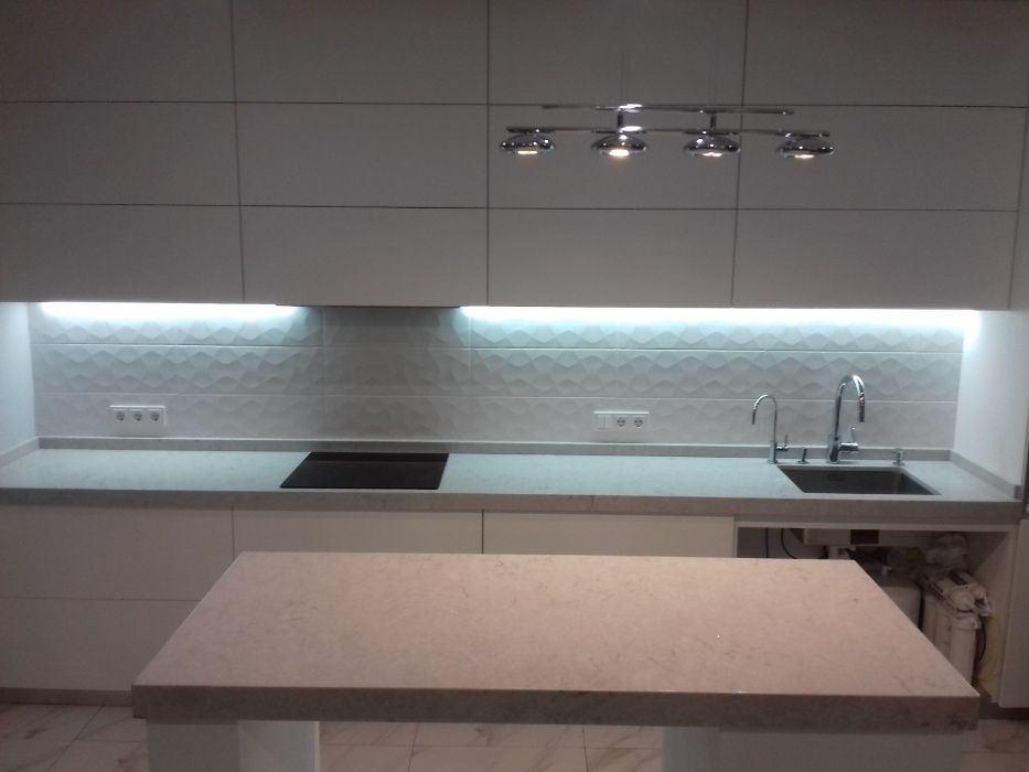 Столешница кухонная. Изделия из акрилового камня.