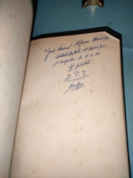 Livros antigos Manual do Oficial Miliciano vol. I & II 1962