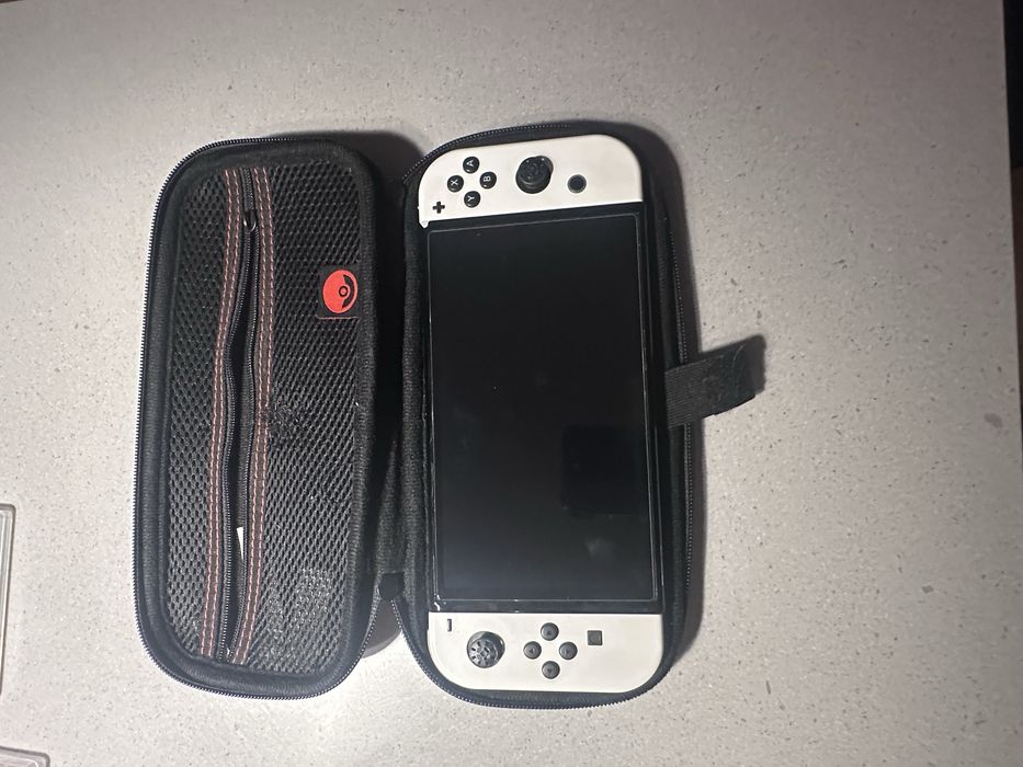 Sprzedam Nintendo Switch Oled