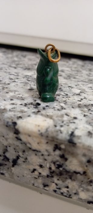 Mocho coruja pendente pedra verde