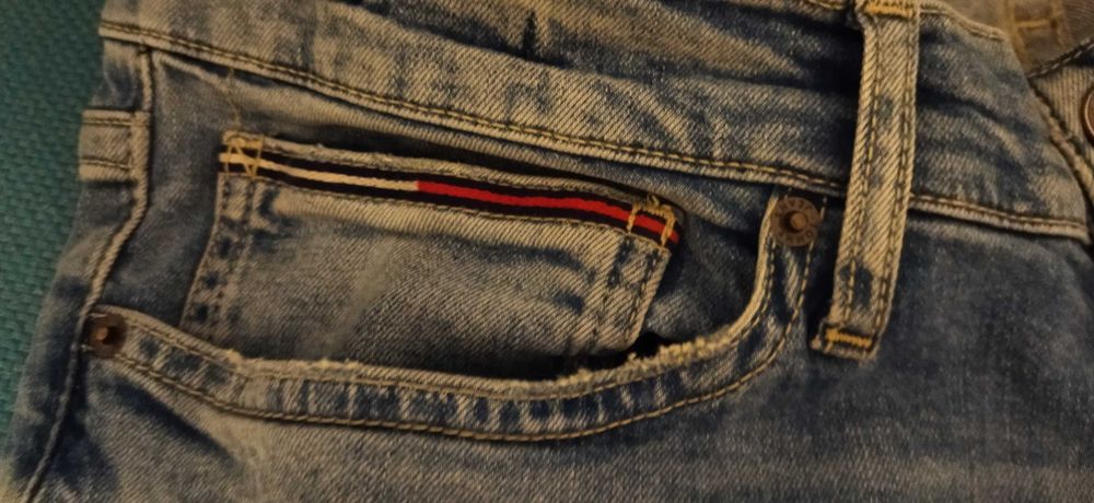 Tommy Hilfiger Jeans – Size 33/32 – Authentic – Great Price64738672664706122