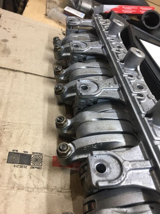 Honda ACCORD 8  2.0 I R20A3 Оси Коромысел и клапана на