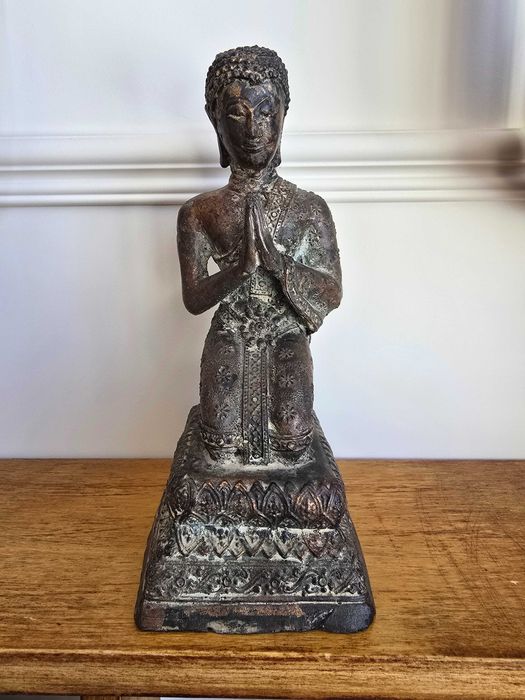 Stary mosiężny posążek Buddy XIX wiek