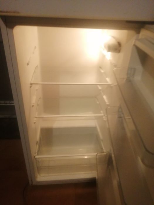 Frigorífico teka em bom estado..