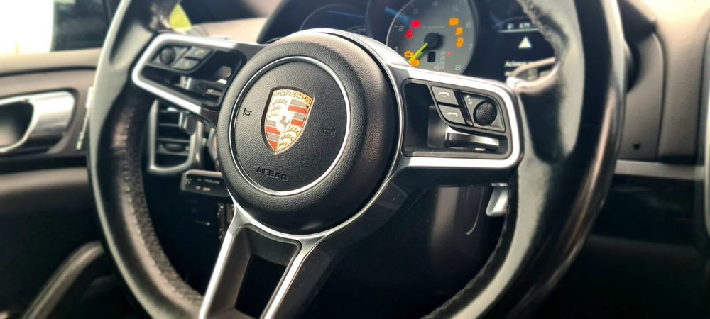 Porsche Cayenne — fotografia 11