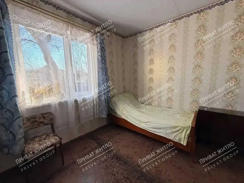 Окремий будинок зі зручностями.
