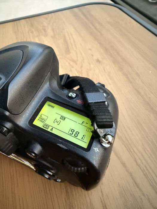 Nikon D610 + 3aku + grip