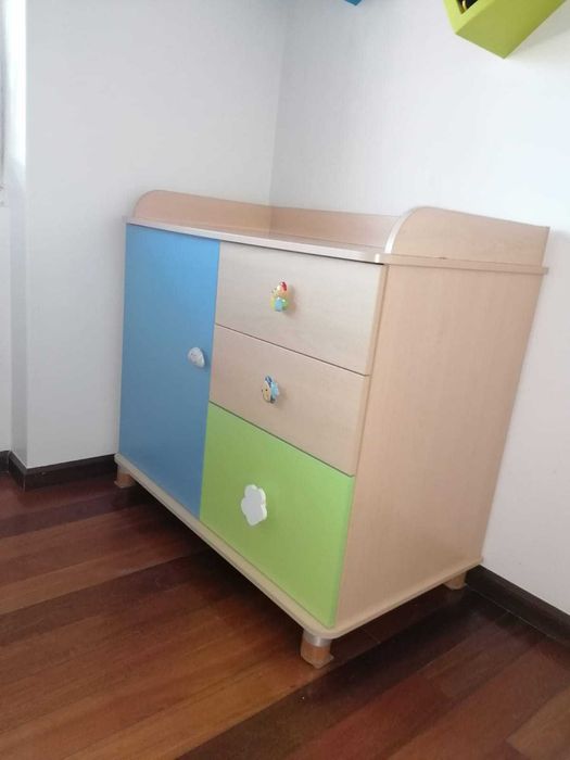 Berço, cama de bébé e cómoda MICUNA