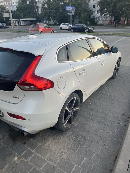 Продам Volvo  v40