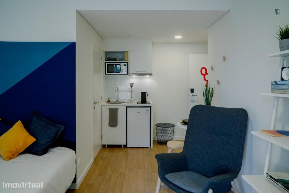 Residência com 40 quartos - localizado em Paranhos Porto