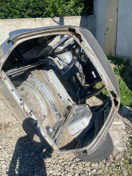 Кузов е211 універсал на розпил на куски або цілий е260 е270 е320 е280