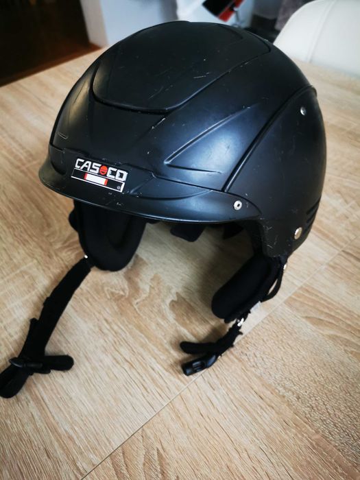 Kask narciarski renomowanej niemieckiej firmy CASCO.