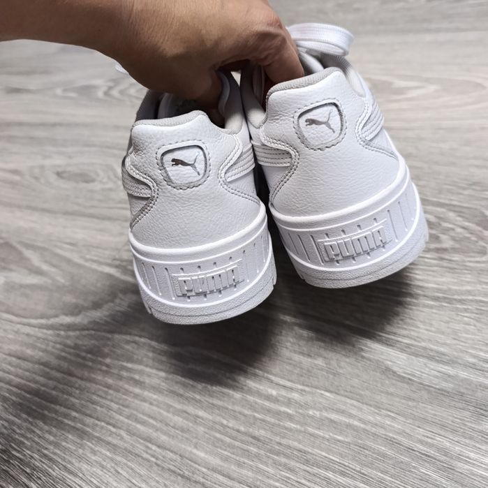 Снікерси  Puma  KARMEN II L