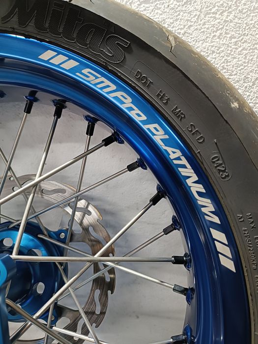 Suzuki RMZ 450 rodas super motard