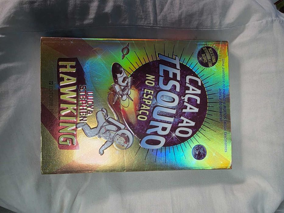 Caça ao Tesouro no Espaço de Lucy & Stephen Hawking