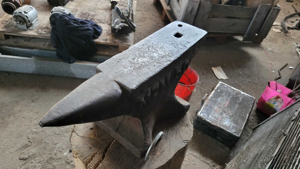 Kowadło o wym. 50x22x12