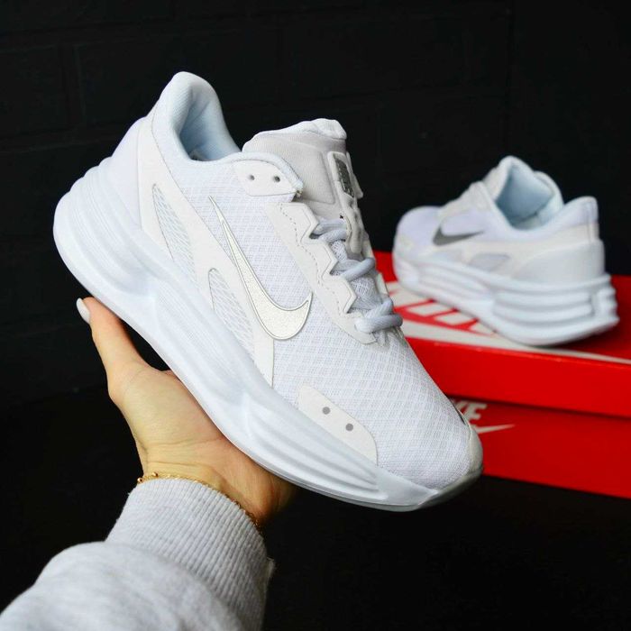 Nike Shield Comfort Ride White білі кросівки жіночі найк кроссовки кросовки