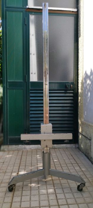 Coluna de Estudio antiga para 2 máquinas fotográficas.