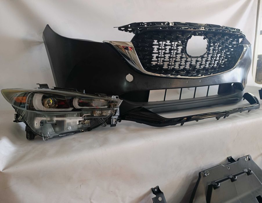 Решітка радіатора Mazda CX5 2022