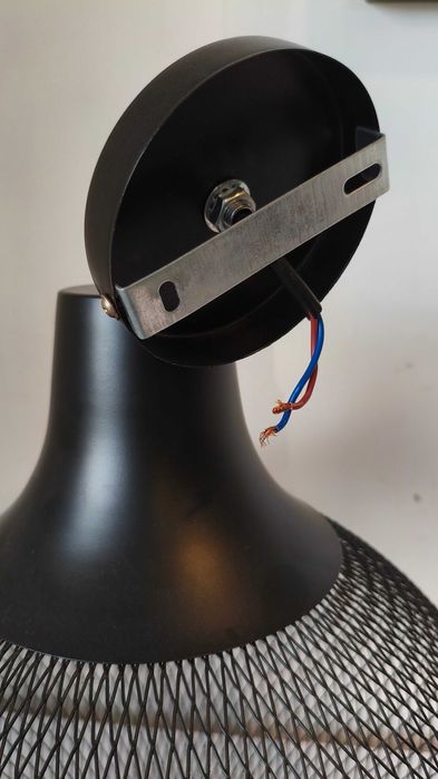 Candeeiro metálico de teto