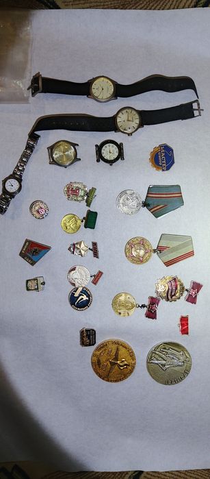 Винтажный набор СССР: значки + часы / ретро коллекция
