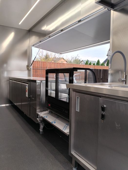 Samochód gastronomiczny FoodTruck burger kebab