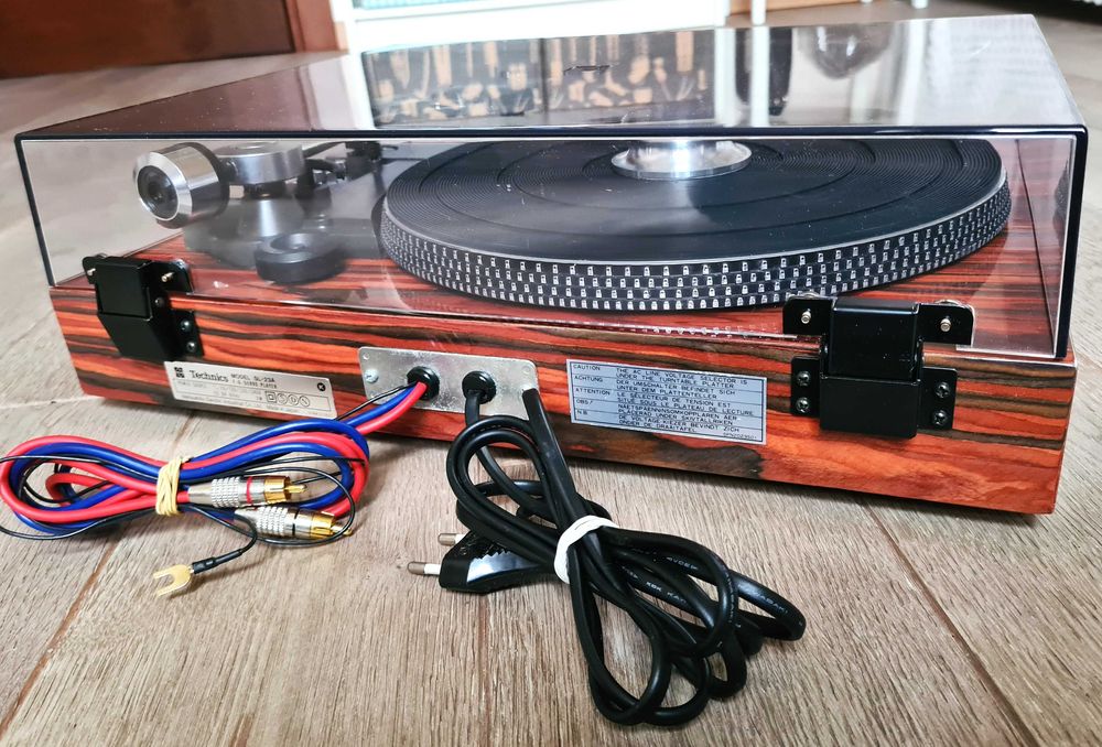 Gramofon TECHNICS SL-23A ok. 1976r. SHURE M71MB po pełnym serwisie