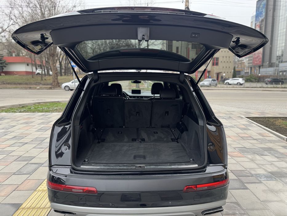 Продам Audi Q7 7 мест