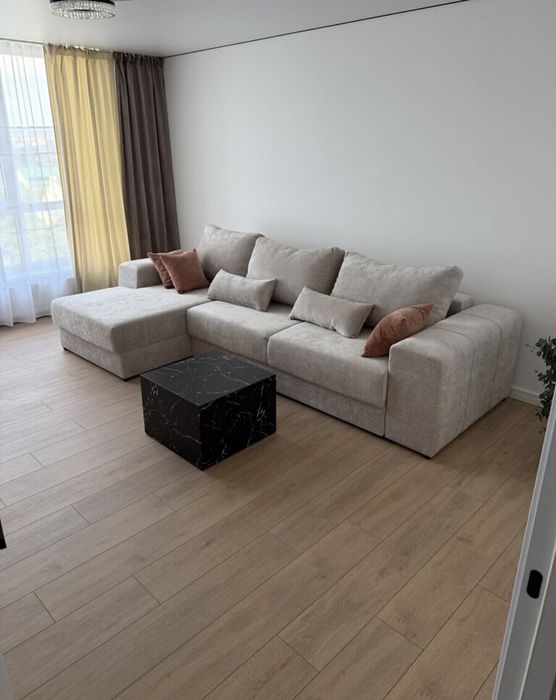 Продаж 3к квартири 100 кв. м на просп. Бандери Степана