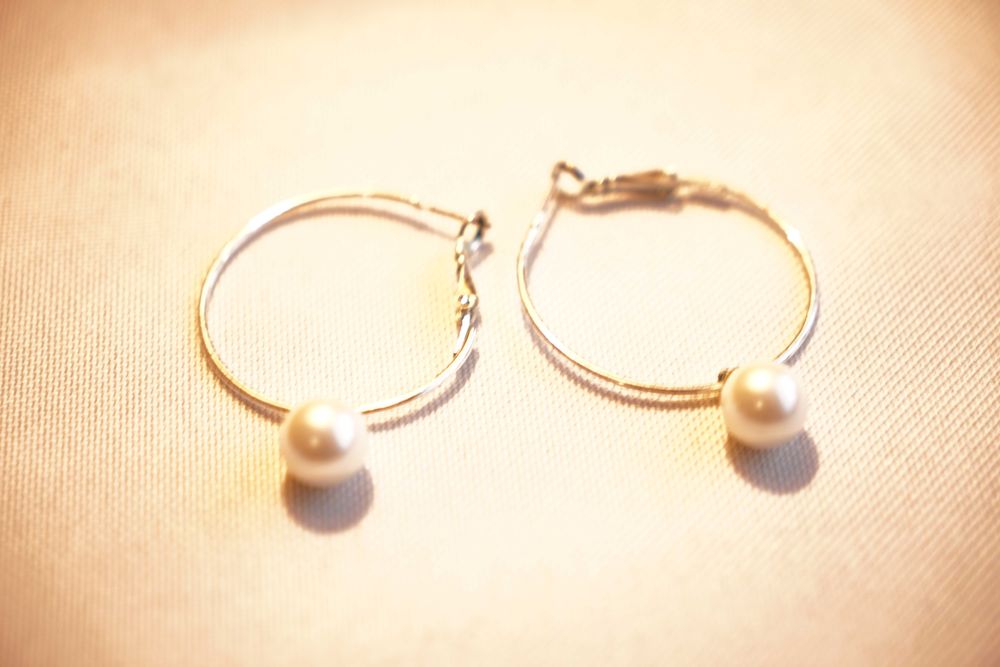 Kolczyki koła z białą perłą