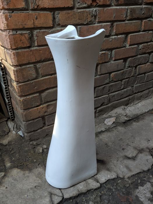 Нога п'єдестал на раковину